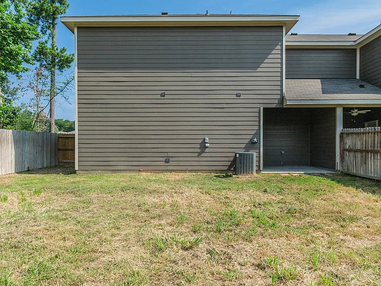 146 Parkgate — Photo 5