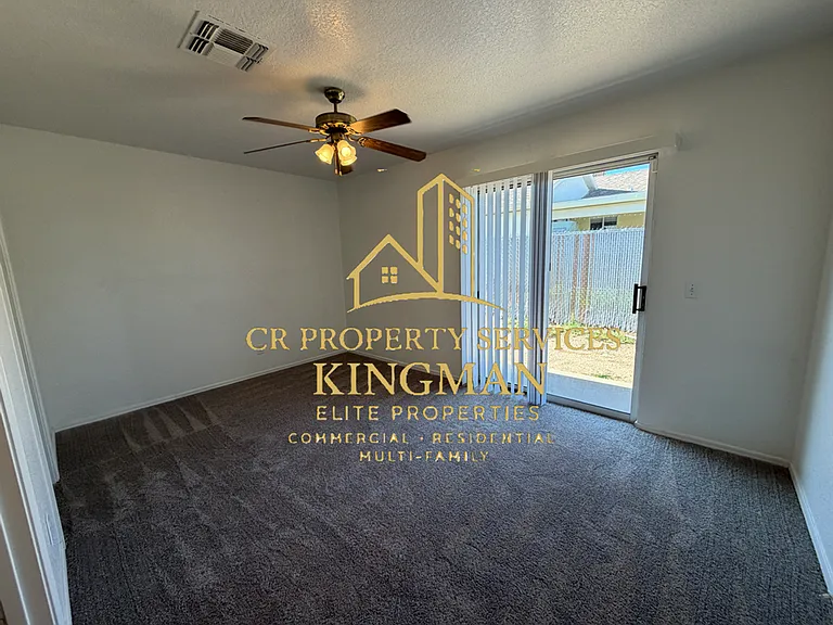 3246 Calumet Ave — Photo 9