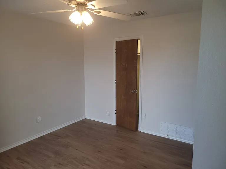 331 Dogwood Dr — Photo 7