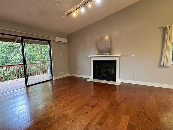 2nd image of 2800 Treetop Ln