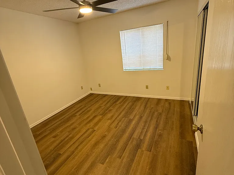 1949 N Swan Rd #19 — Photo 12