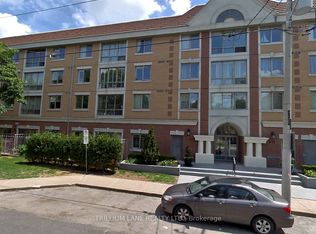 211 Randolph Rd #203, Toronto, ON M4G4H1