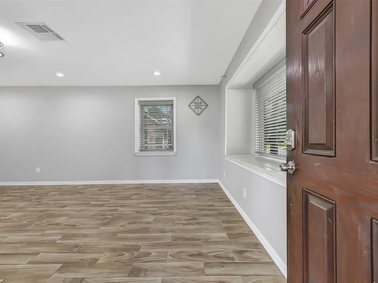 3 bed, 2.0 bath, 1537 sqft, $1,750 — Photo 4