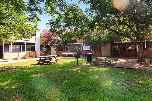 5th image of 483 Laurel Ln #612