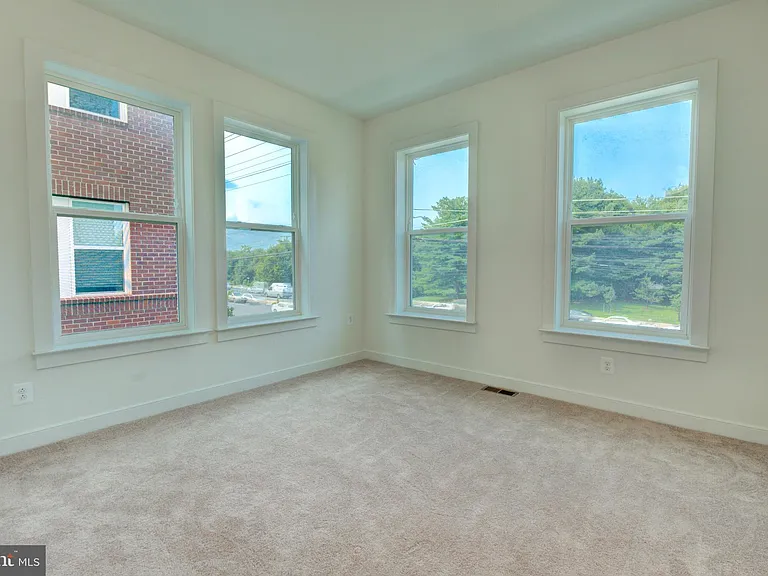 16108 Frederick Rd — Photo 28
