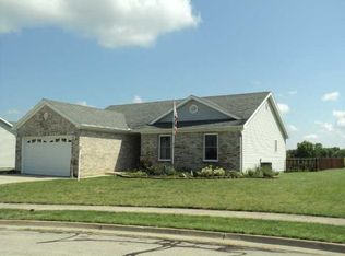 408 Hickory Dr, Bradford, OH
