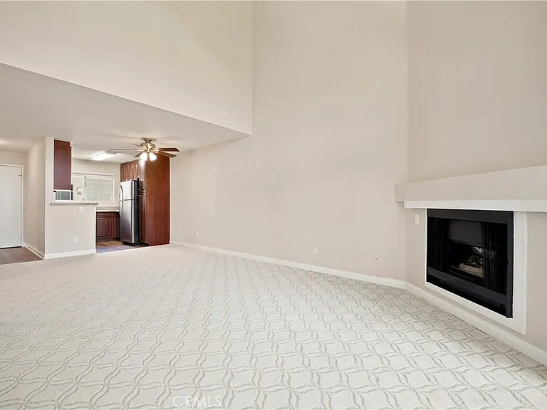 5540 Owensmouth Ave #306 — Photo 8