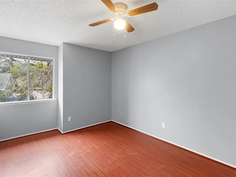12162 Huntington Venture Dr — Photo 15