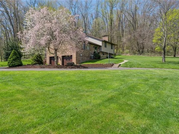 1347 Willowbrook Rd, Belle Vernon, PA 15012