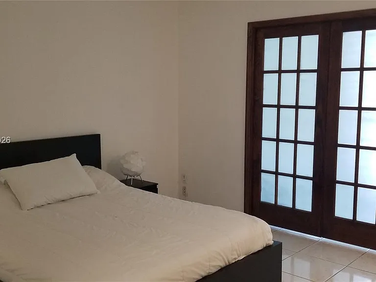 5401 Collins Ave #311 — Photo 13