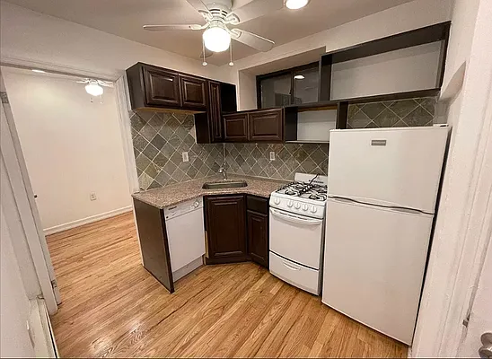 Rented by KNOCKKNOCK LLC | media 11