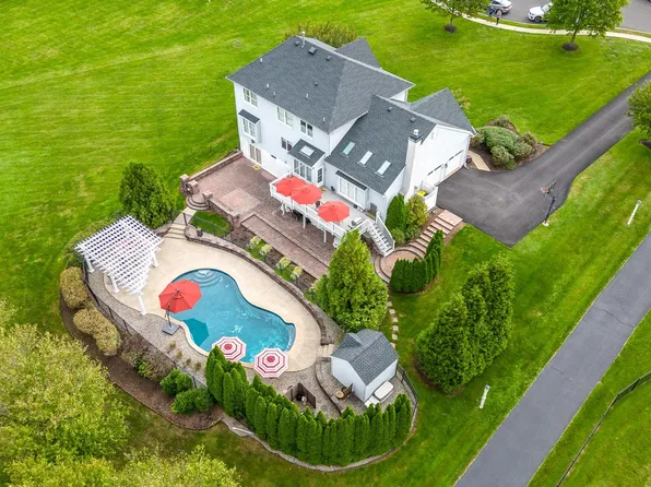 513 Apple Ln, Harleysville, PA 19438