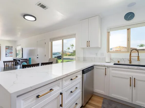 1025 Plover Way, Oceanside, CA 92057