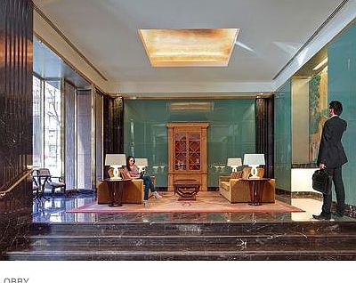4th image of 235 W 56th St
