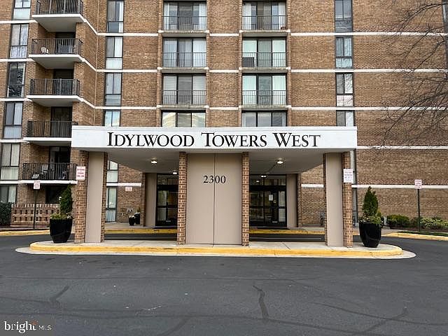 1st image of 2300 Pimmit Dr APT 603