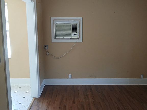 3rd image of 1158 Prospect St #1