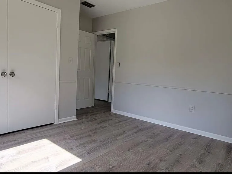 1092 NW Ashley St — Photo 9