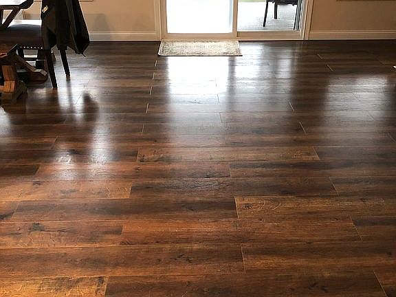 3rd image of 960 W Lakeshore Dr