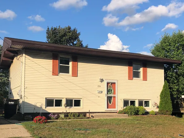 179 Highland Dr NE, Rockford, MI 49341