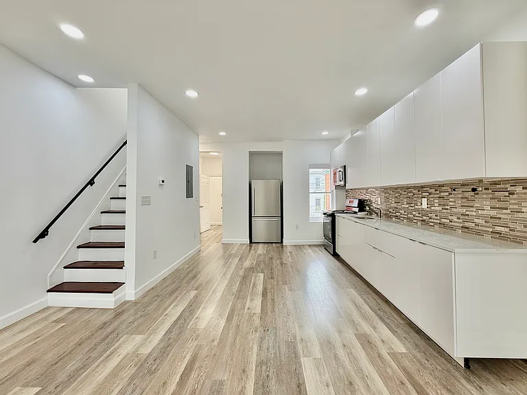 126 Buttonwood St #2 — Photo 9