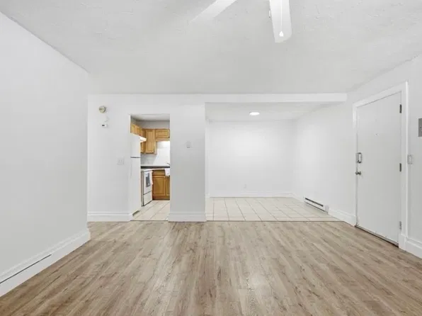 976 Plain St, Marshfield, MA 02050