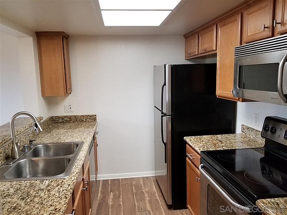 3rd image of 14924 Avenida Venusto Unit 123