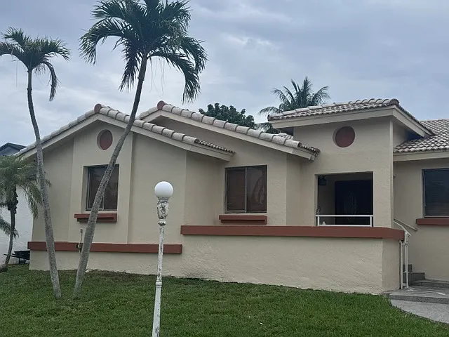 20205 SW 79th Ct — Photo 1