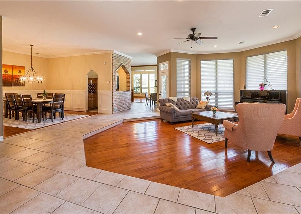 1st image of 8604 Doral Ct W