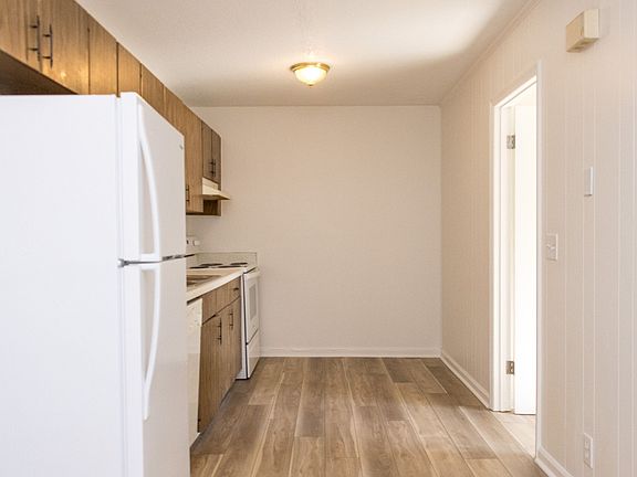 3rd image of 4296 Byrnewood Village Cir #4