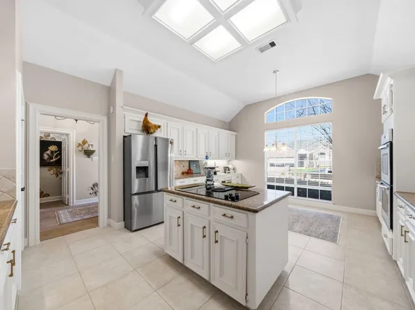 6527 Prairie Dunes Dr, Houston, TX 77069