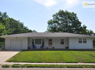 807 SW Lea Dr, Lees Summit, MO 64081