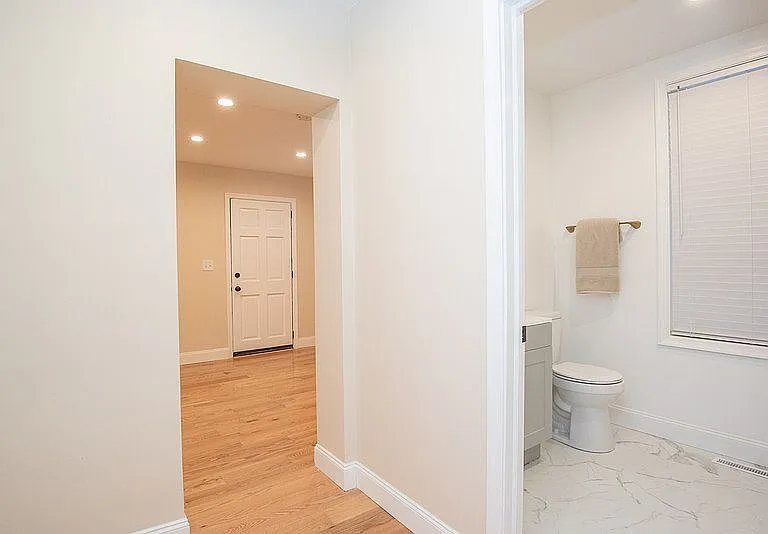 323 N Mulberry St #1 — Photo 17