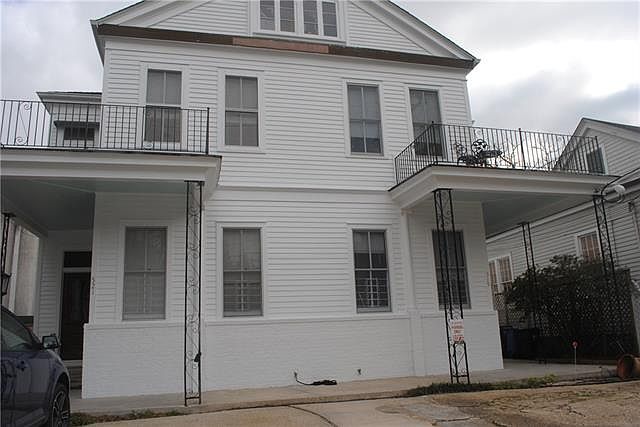 1st image of 521 Lowerline St