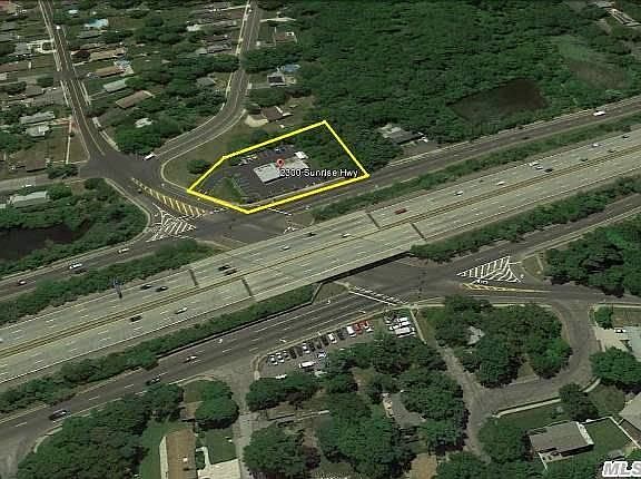 4th image of 2300 Sunrise Hwy