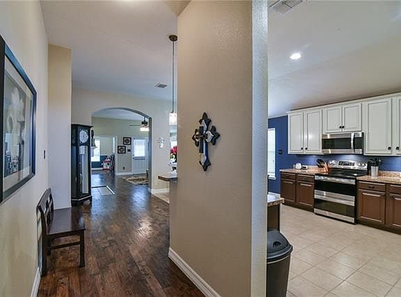 3rd image of 9123 Rainland Ct