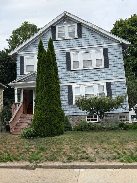 1st image of 87 Willow St #2