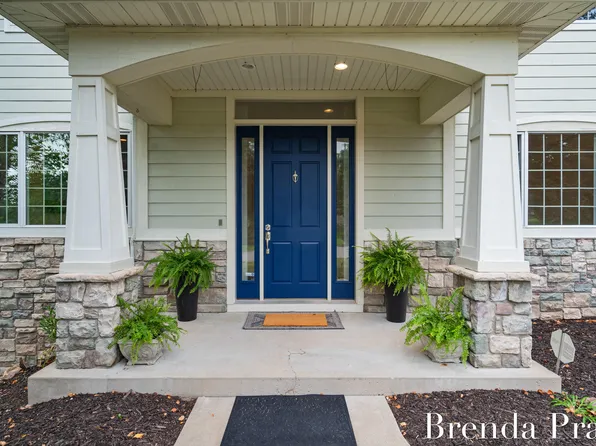 7825 Ashwood Dr SE, Ada, MI 49301