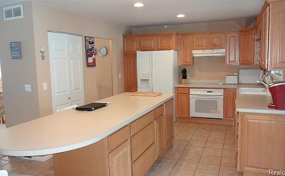 4th image of 7833 Biscayne Ave