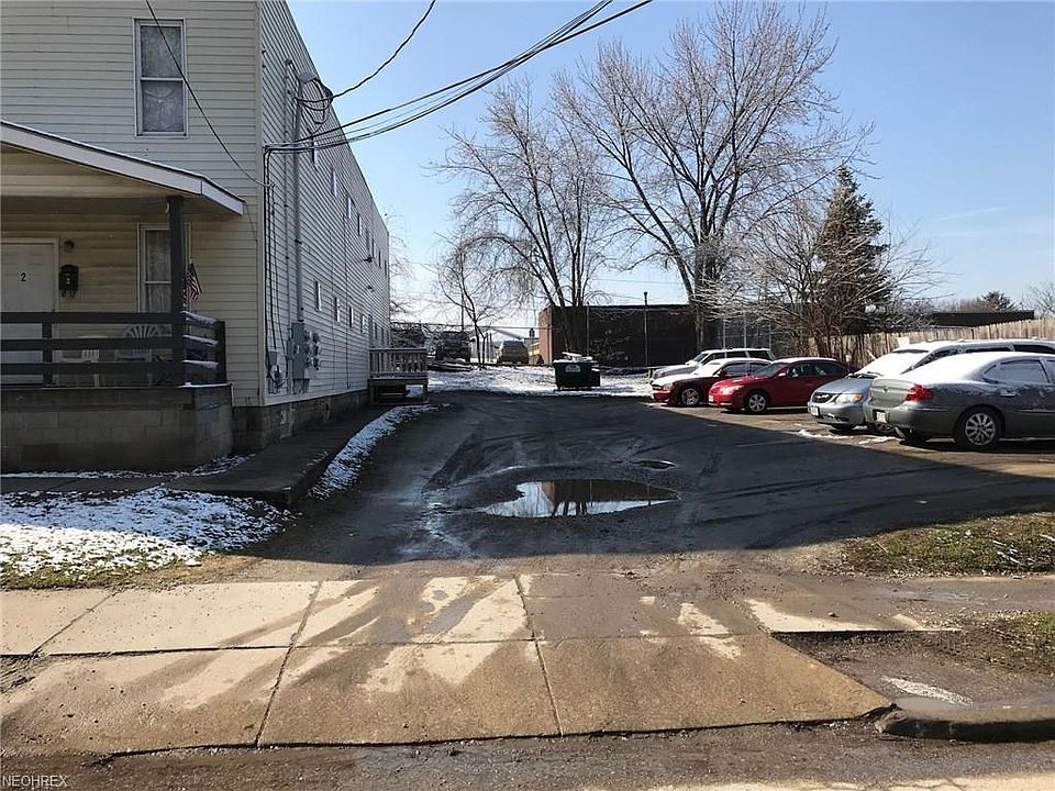 2nd image of 18 E Emerling Ave