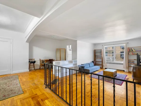 72-15 37th Avenue image 5 of 9