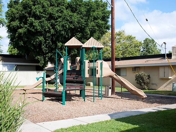 4th image of 501 E Katella Ave APT 07B