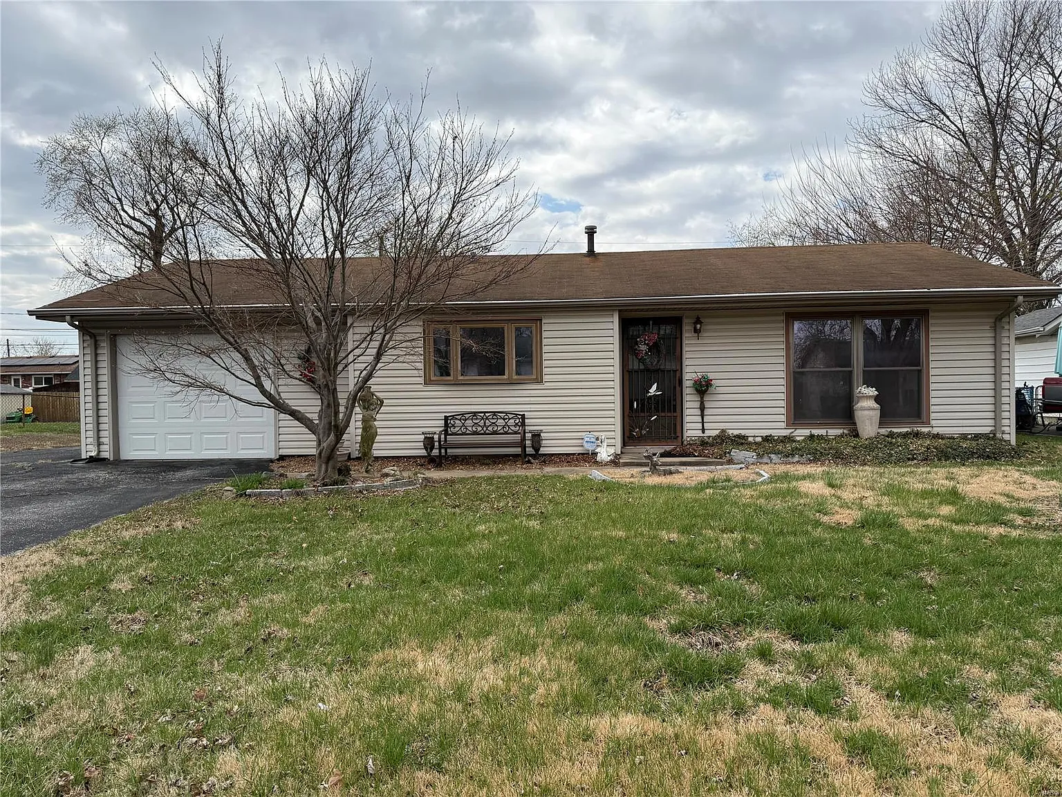 26 Iris Ave photo 1