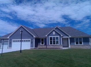 S40W22200 Rolling Oaks Ter, Waukesha, WI 53189