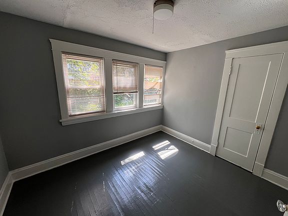 2nd image of 10710 Grandview Ave Unit 1
