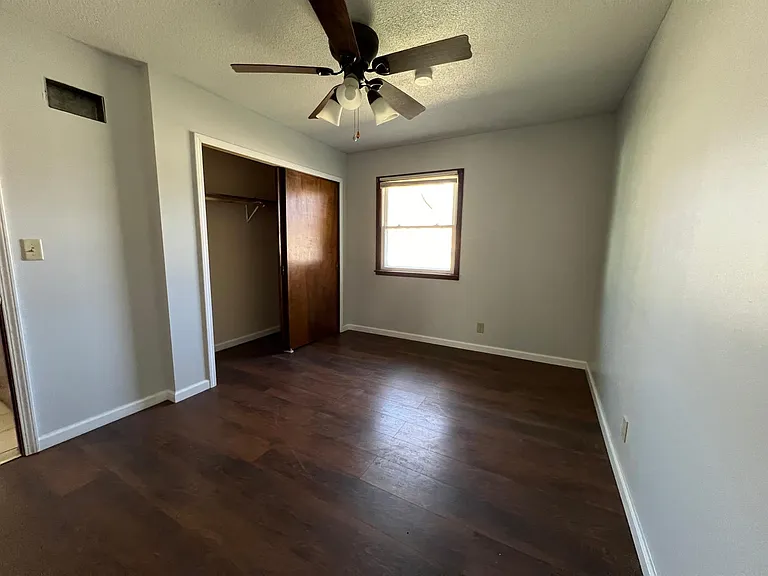 6205 Holdrege St — Photo 9