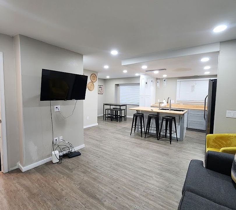 1st image of 10010 Columbine Ct #1