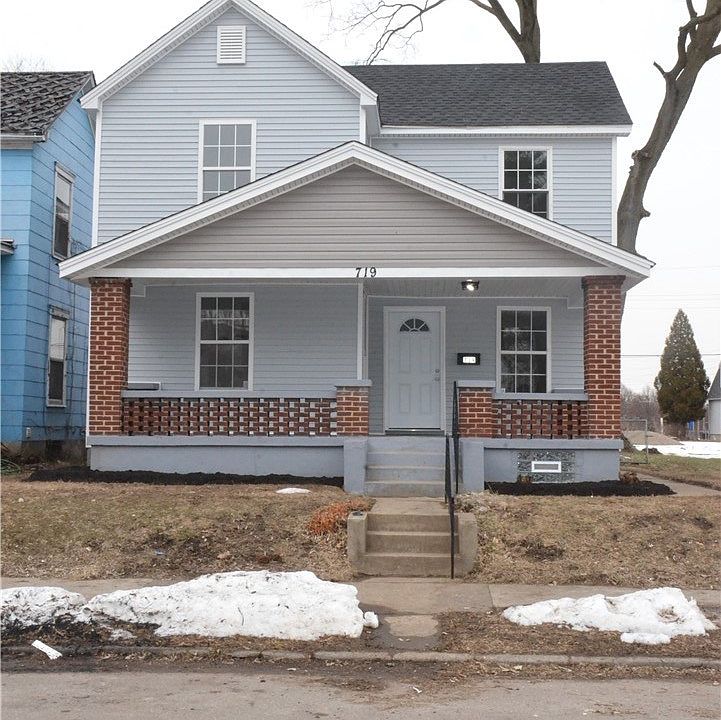 1st image of 719 W Clegg St
