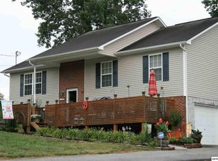 846 Farnsworth Ct, Strawberry Plains, TN 37871