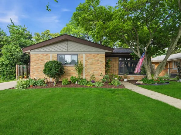 2455 Belleview Ave, Westchester, IL 60154