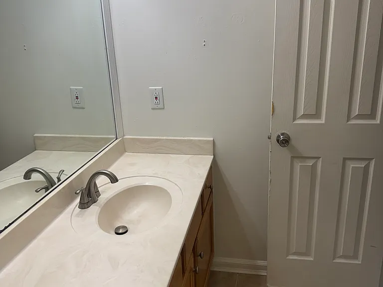 1805 Lakewood Village Dr — Photo 6